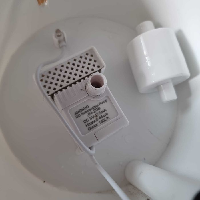 Poidło AmiCura poidełko dla psa i kota 2500 ml białe