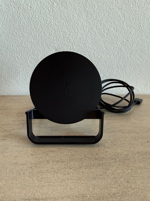 Carregador Qi Wireless com Suporte Belkin Boost 10W - Preto