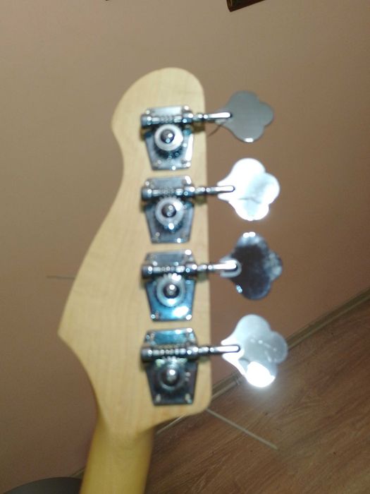 Бас гитара KRUZER