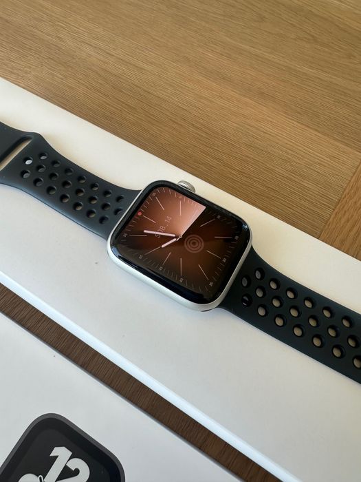 Idealny Apple Watch serii SE 2 gen 44 mm STARLIGHT GPS PERFEKCYJNY!