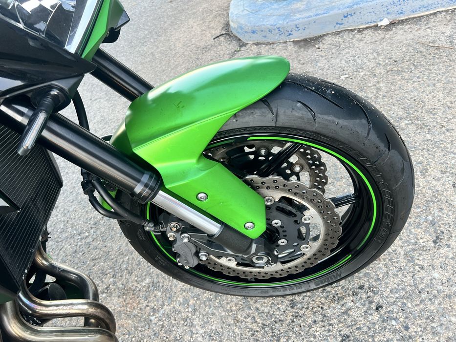Vendo z800 de 2016 moto muito boa . Conducao otima e muita força.