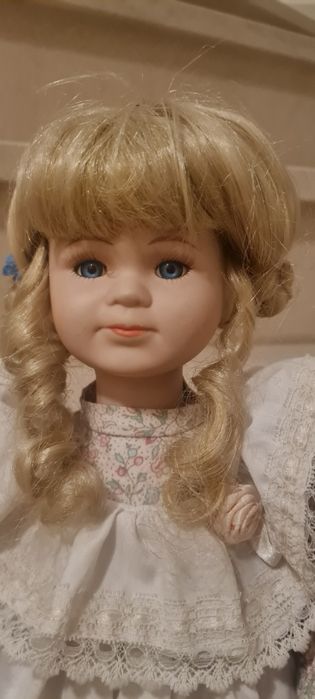 Boneca Porcelana coleção antiga