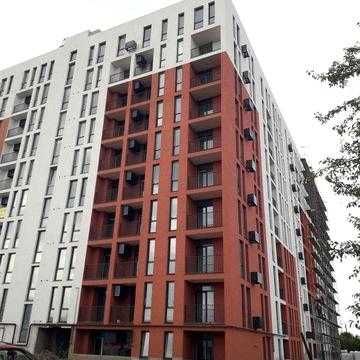 Простора двокімнатна квартира в новобудові. Можливо під держпрограми.
