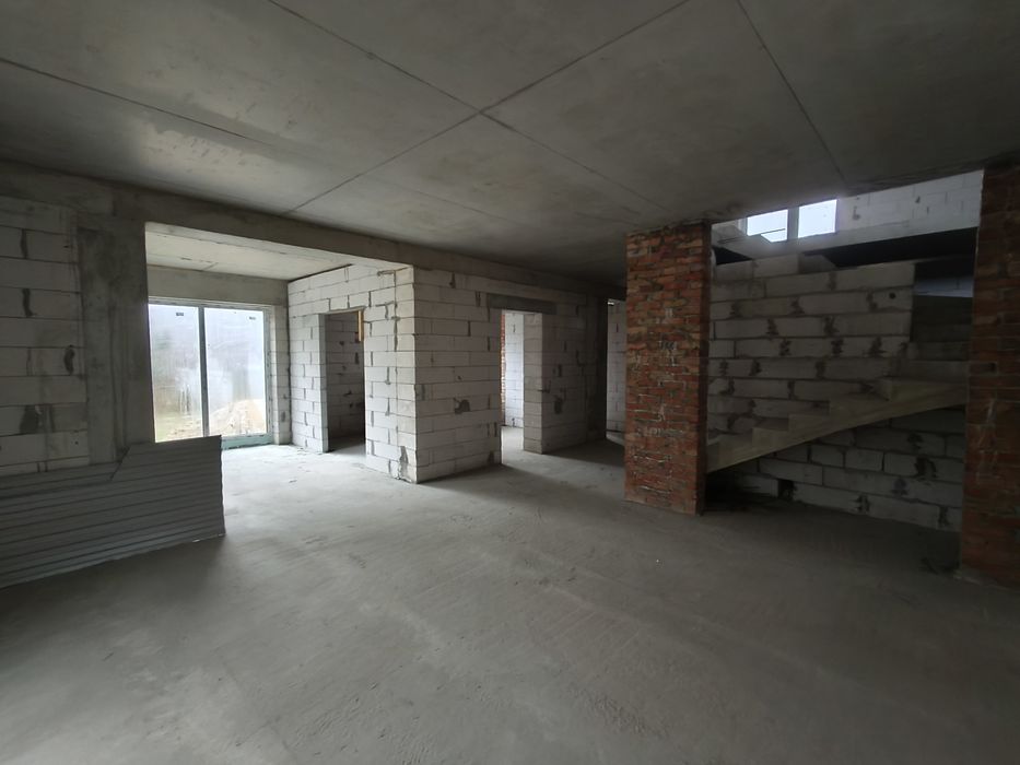 Продаж будинку  двохповерхового