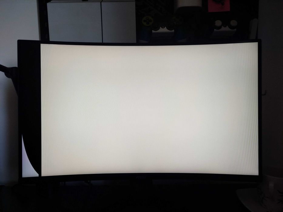 USZKODZONY monitor msi mag 27c6x
