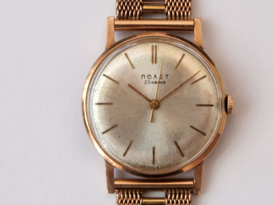 Золотые наручные часы Полет 23 камня