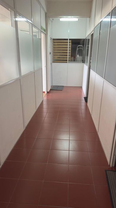 Armazém / Escritórios — 368 m² — Zona Nobre de Setúbal