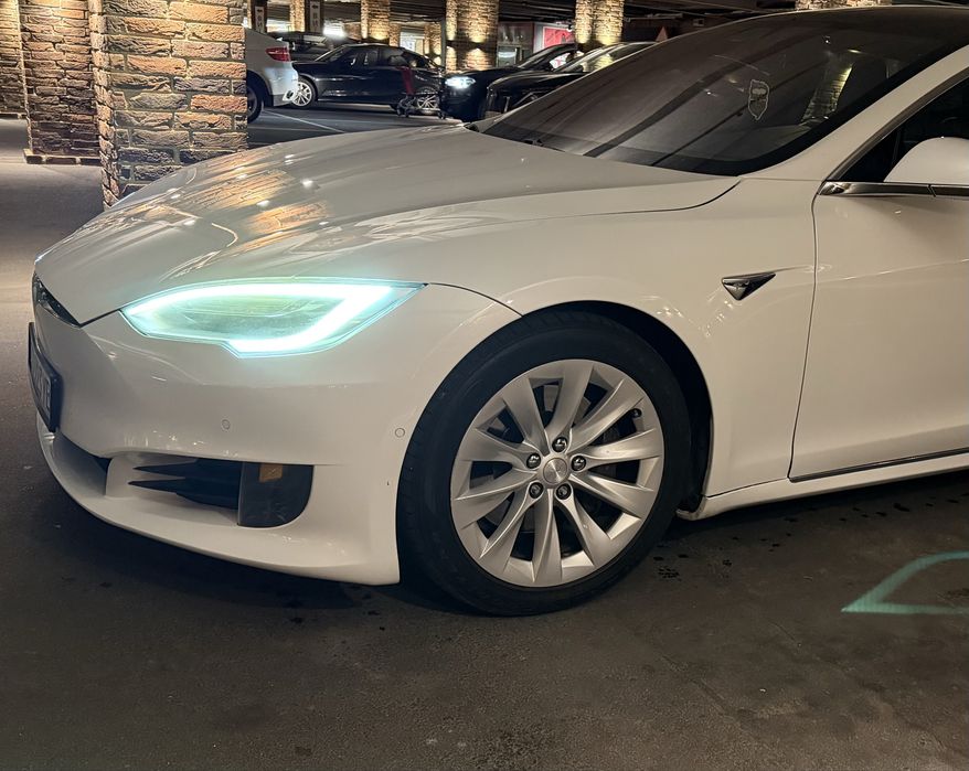 Продам Tesla модель S 75 2017 року