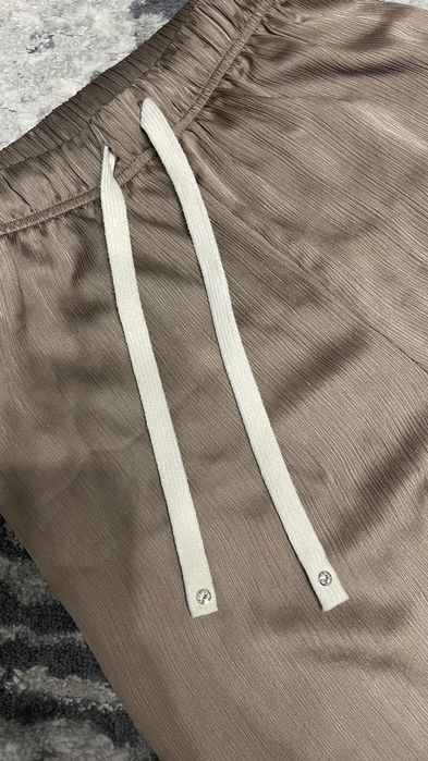 Жіночі штани кльош