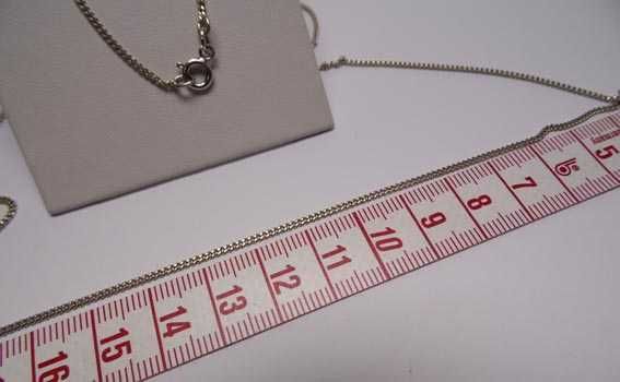 Łańcuszek pancerka białe złoto 66 cm. 1,5 mm.