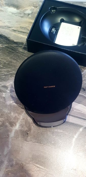 Беспроводная зарядка Samsung.  НОВАЯ.