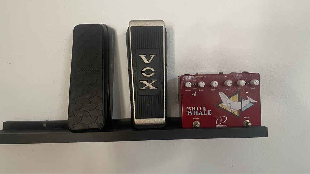 Gear estudio, Fender Stratocaster, Amp Marshall, vários pedais