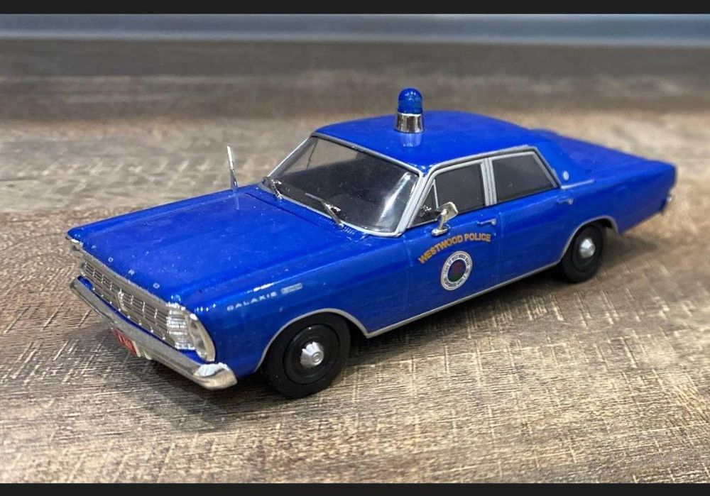 Масштабна модель авто Ford Galaxies  500 Police. Deagostini