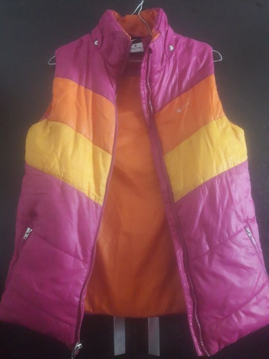 Vende se Colete da Nike