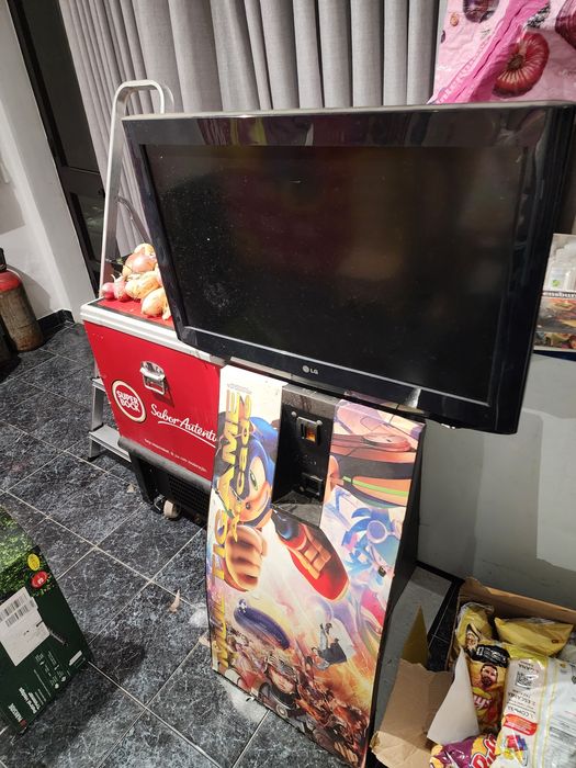 Máquina Arcade Multijogos com Ecrã LG – 150€