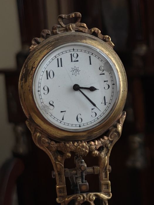 Relógio misterioso Junghans, estilo “Cupido”.