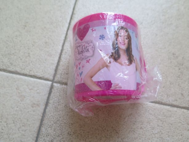 Violetta - Vários artigos