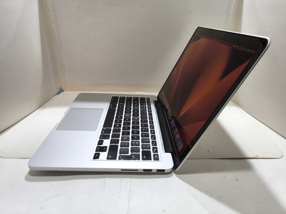 Apple Macbook Pro 13 i5 SSD 256GB 8GB ram Iris Retina