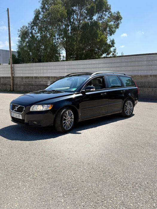 Volvo V50 2.0 Gasolina 140cv • 2009 • Full Extras • Muito bem estimada