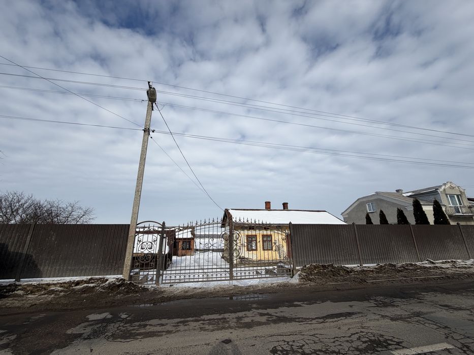 Продаж земельної ділянки та будинку Великі Грибовичі