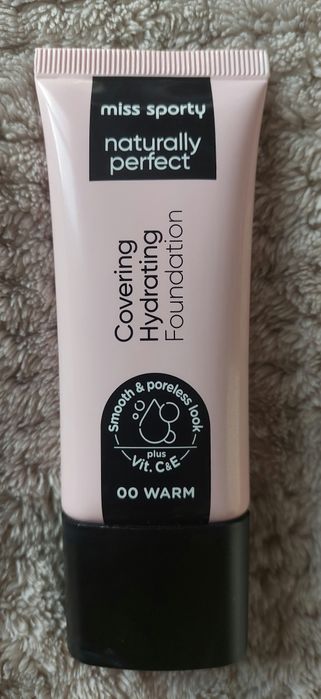 Podkład Miss Sporty Covering Hydrating 00 Warm