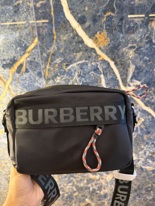 Bolsa Burberry.