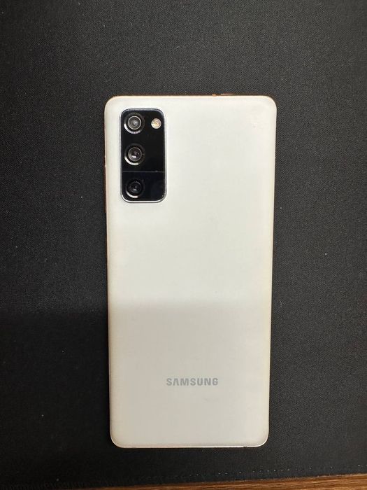 Продам samsung s 20 fe в идеале