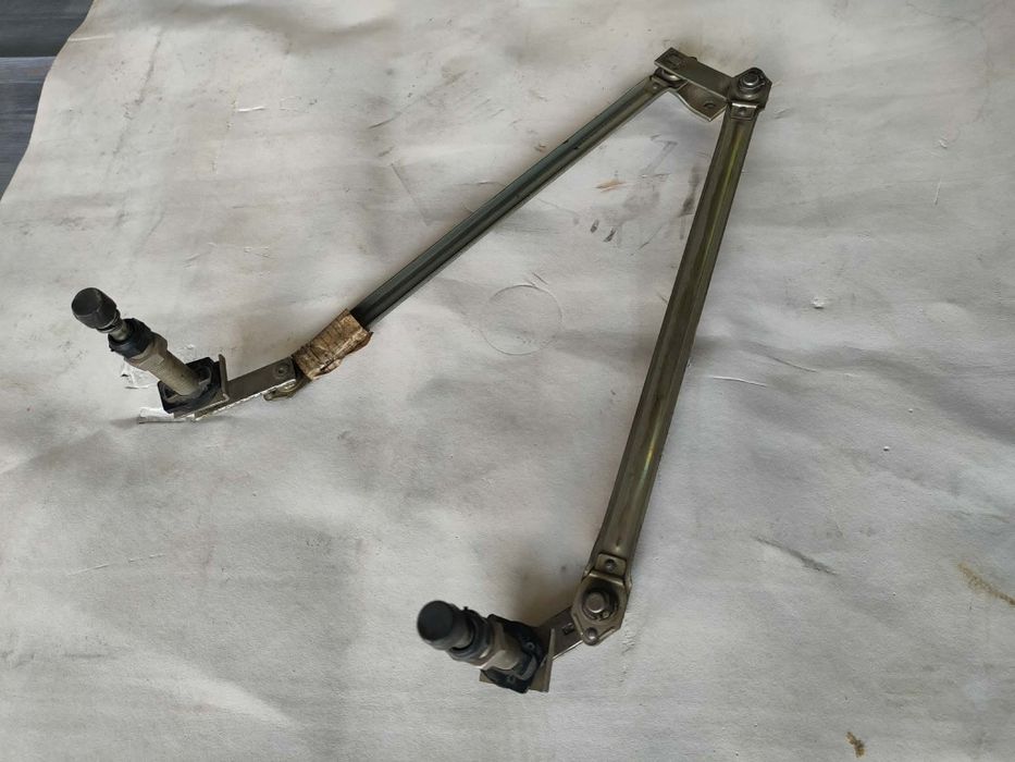Mechanizm wycieraczek żuk