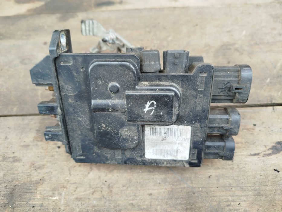 Блок керування АКБ Рено 243800011R Renault Megane 3, Scenic 3