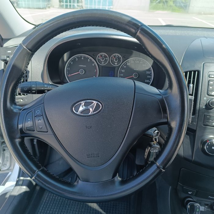 Продам автомобіль Хюндай I 30