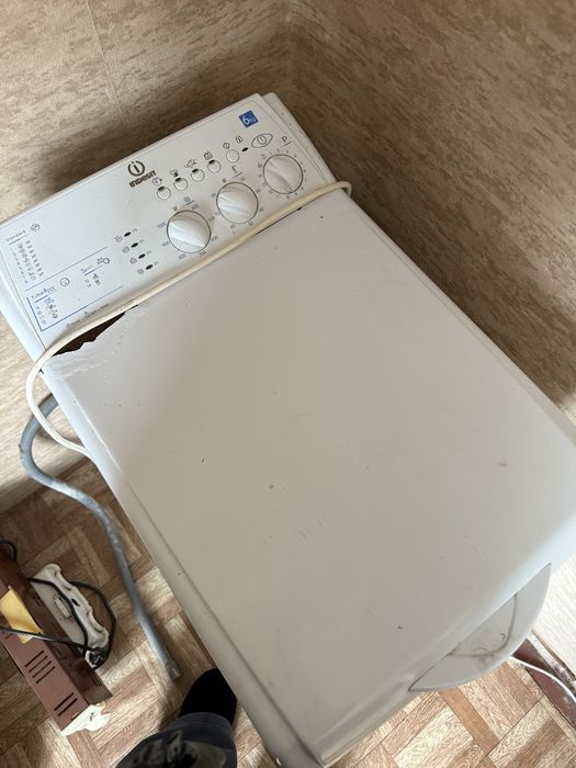 Продам стиральную машишку Indesit