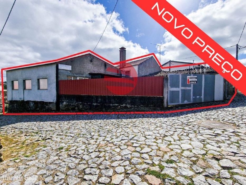Moradia C/ Adega E Armazém