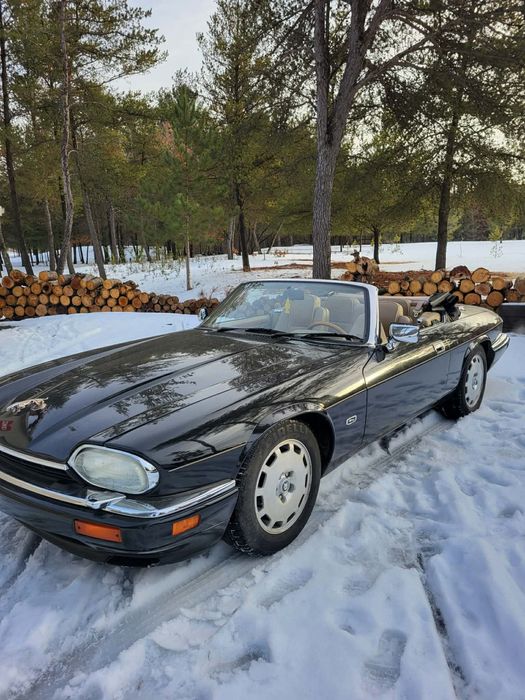 Piekny Jaguar XJS