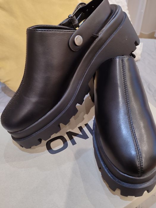 Nowe buty o oryginalnym fasonie na platformie rozmiar 38 ONLY