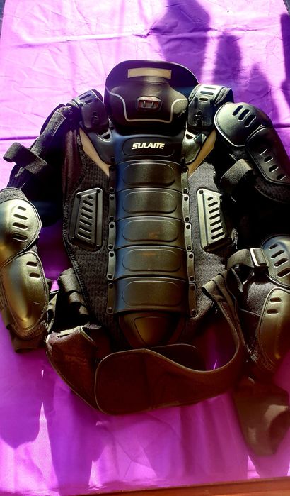 Diverso equipamento motocross