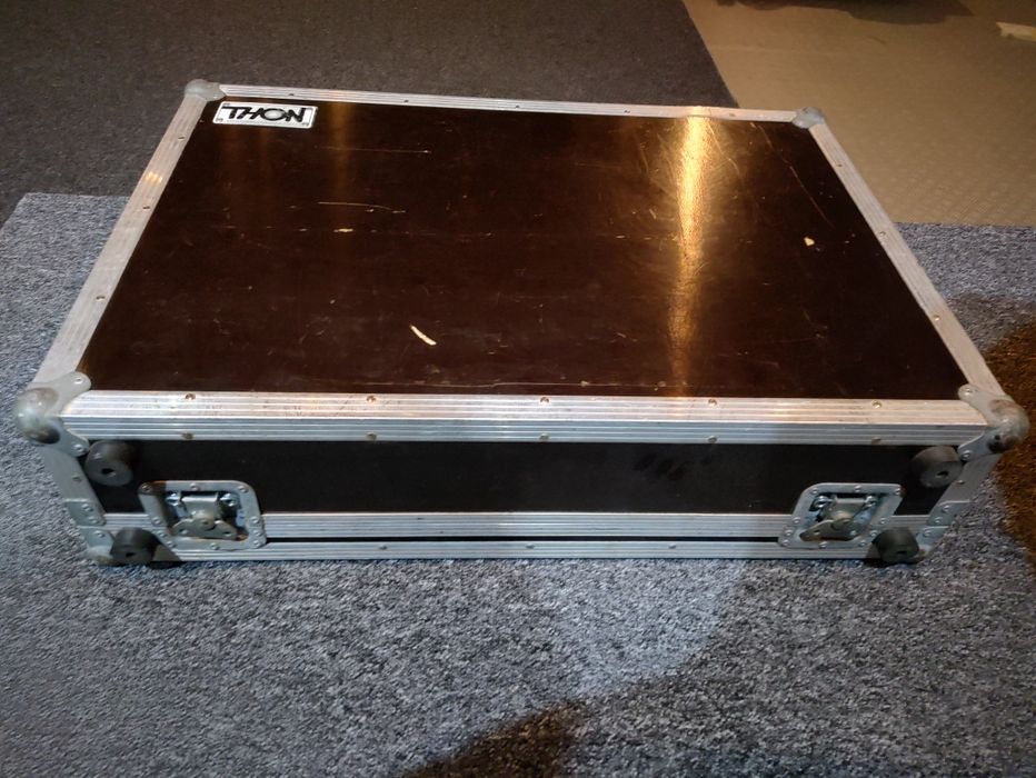 YAMAHA MG24/14 FX mikser