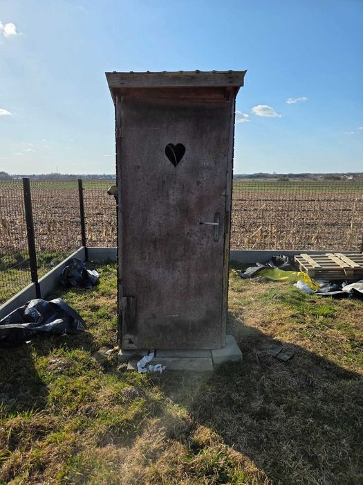 WC wychodek drewniany budowlany