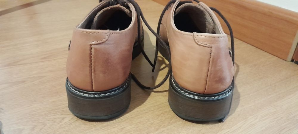 Sapato (pele), cor camel