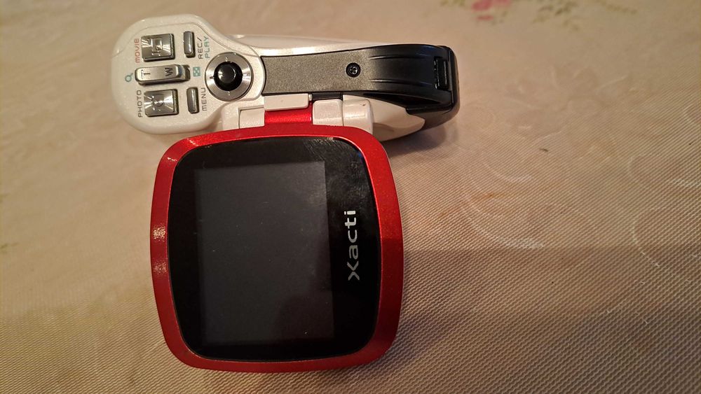 Câmara fotográfica e de vídeo Sanyo Xacti VPC-CA6. Para peças