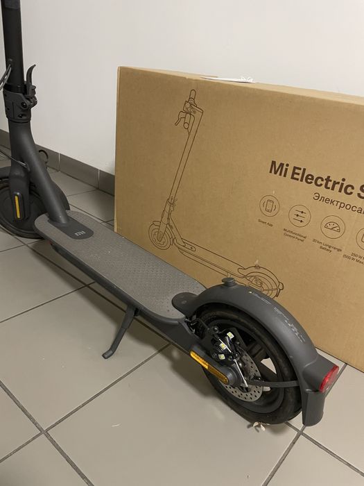 Hulajnoga elektryczna XIAOMI Mi Essential