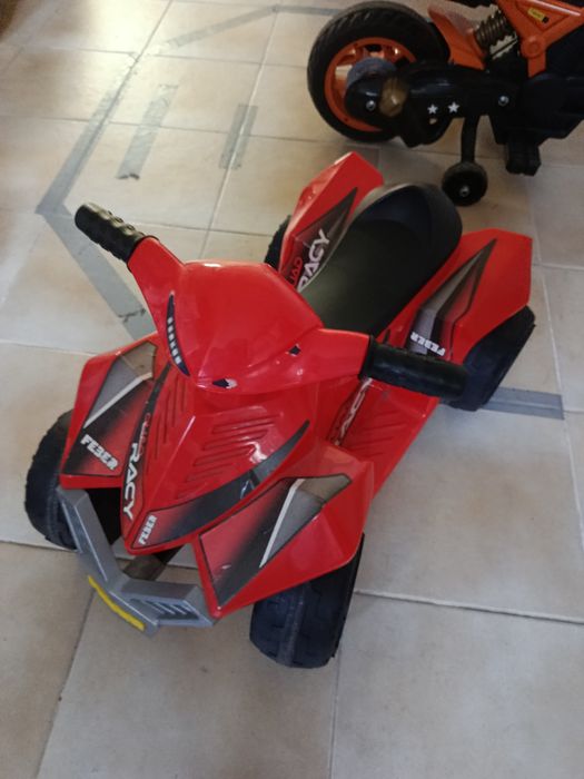Moto 4 criança bateria