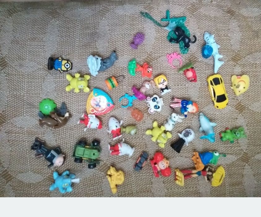 Игрушки Киндеры.