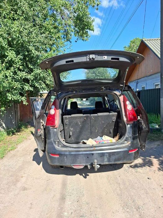 продам Mazda 5.