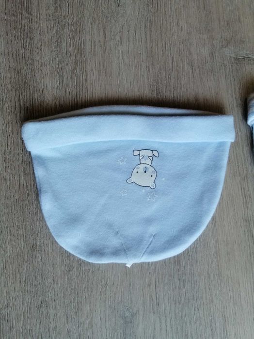 2 gorros, recém nascido