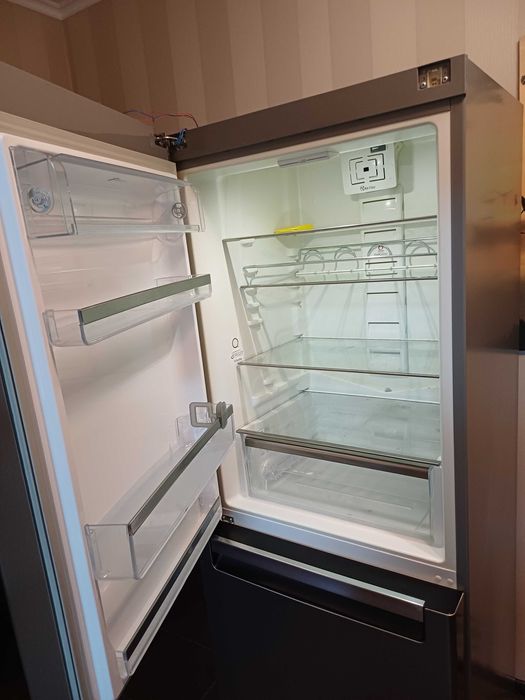 Холодильник Whirlpool