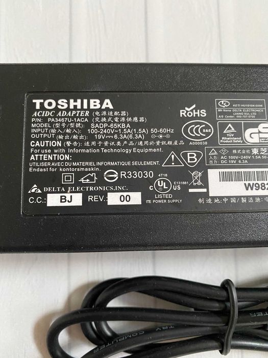 Зарядний пристрій  для ноутбука  TOSHIBA 19V 120W 6.3A 6.3*3.0мм