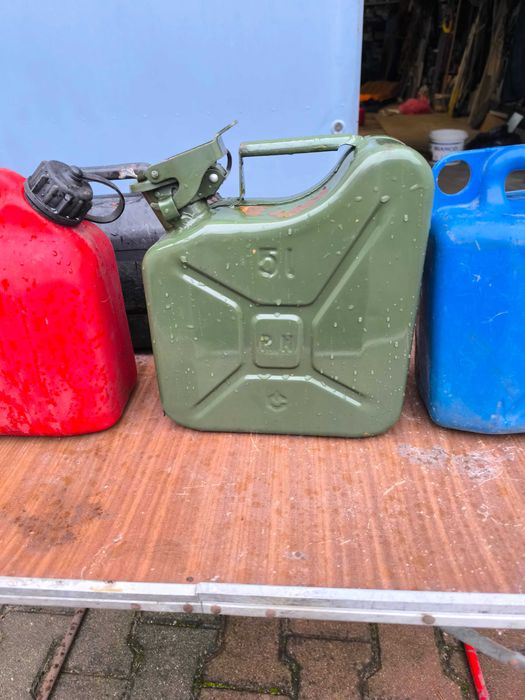 Pojemnik   5 litrów kanister - Aral