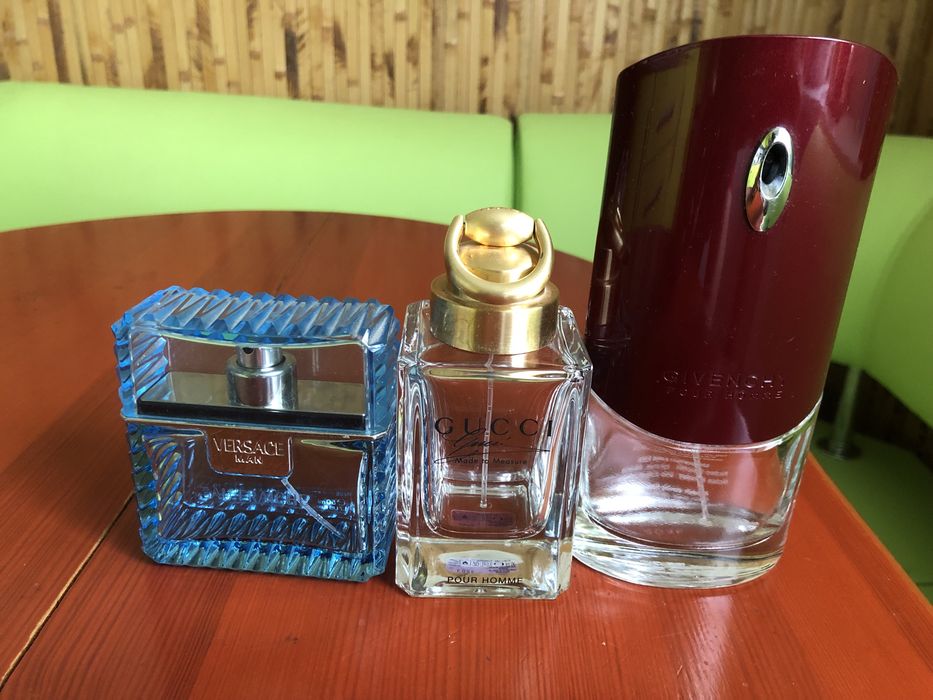 Флаконы от духов.