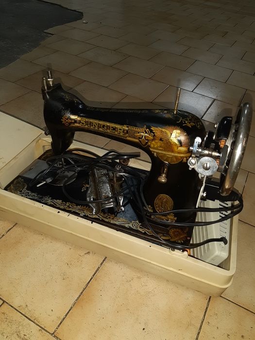 Máquina sde costura singer antiga