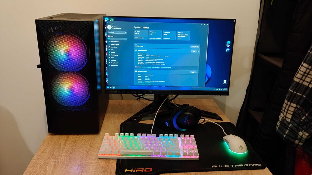 Zestaw Komputer gamingowy + monitor + akcesoria